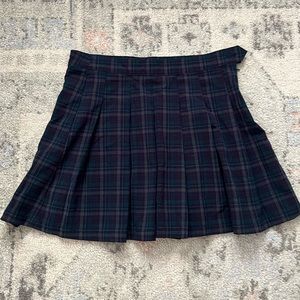 BUY 1 GET 1 HALF OFF American eagle plaid pleated skirt